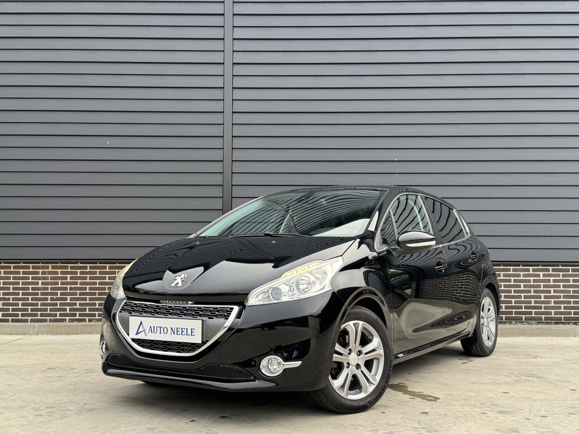 Peugeot 208 1.2 VTi 82 pk Allure