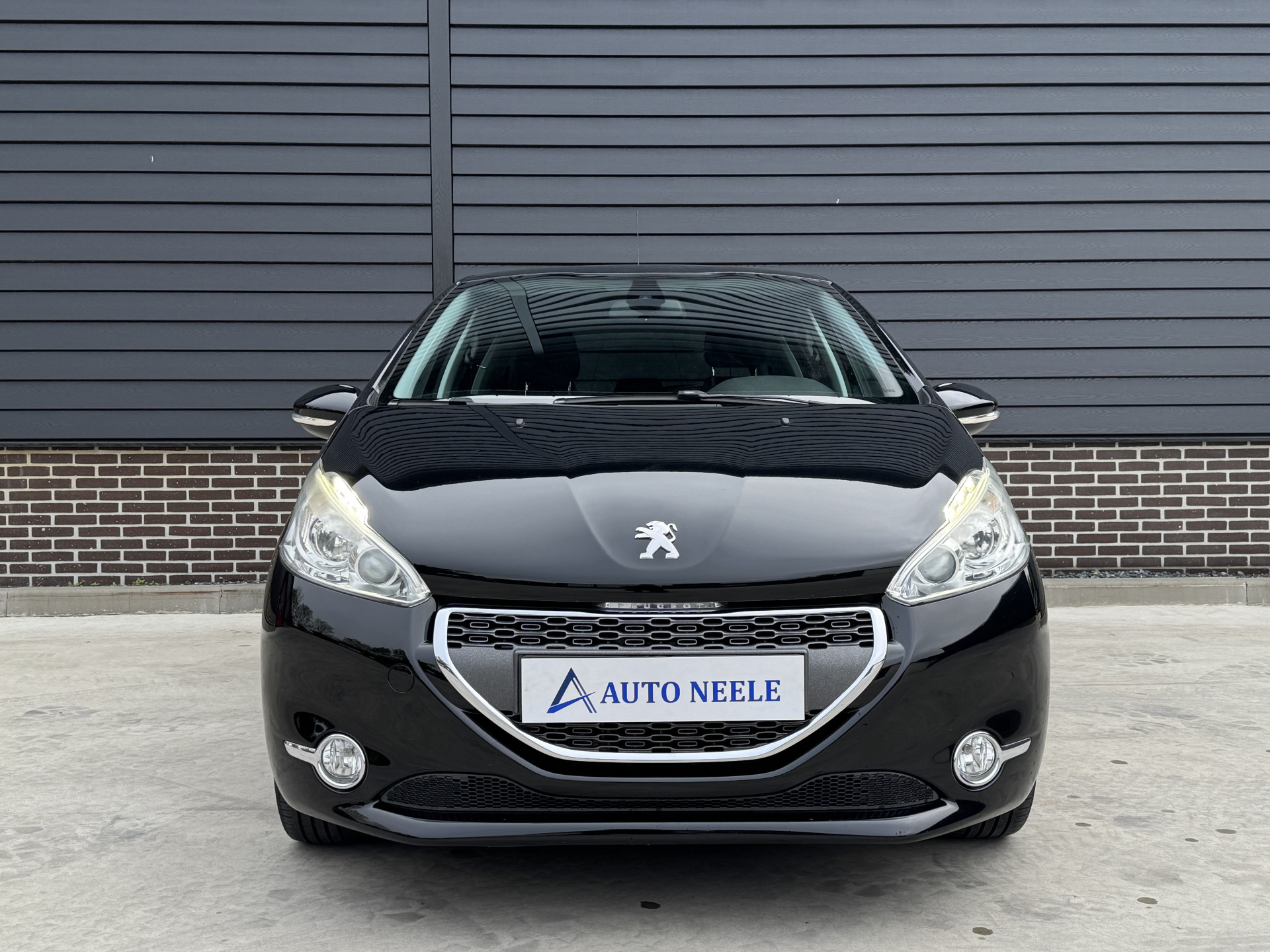 Peugeot 208 1.2 VTi 82 pk Allure