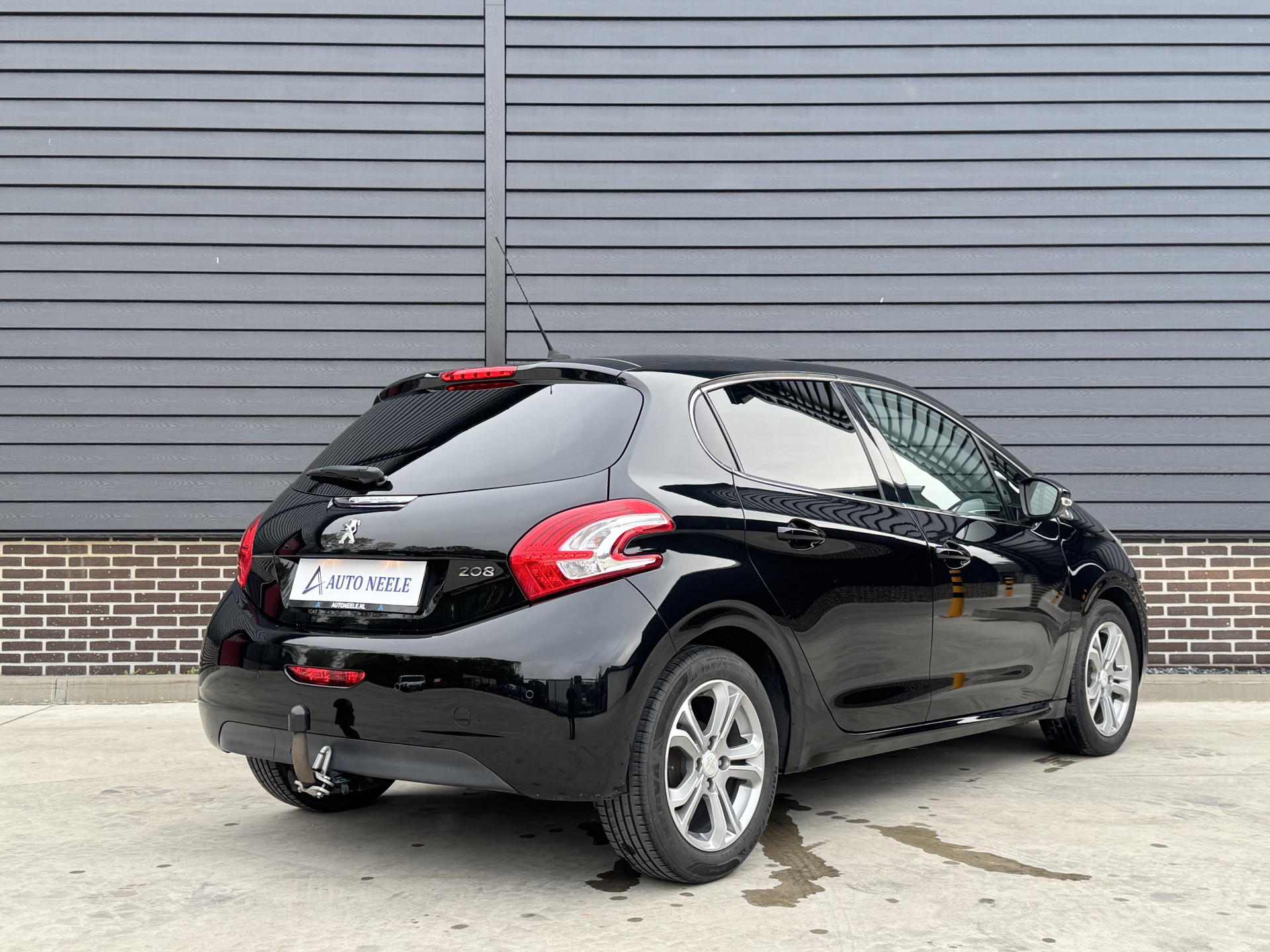 Peugeot 208 1.2 VTi 82 pk Allure