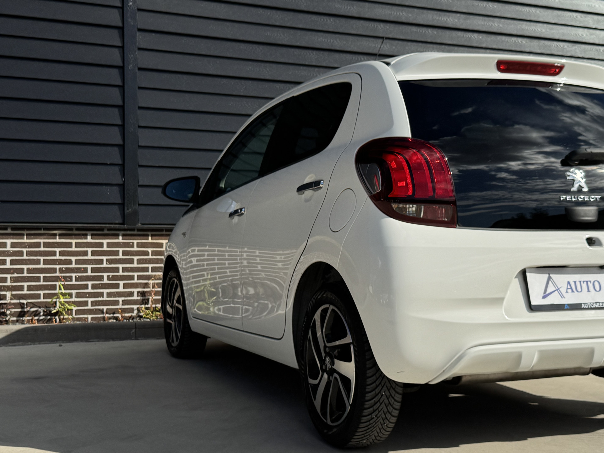 Peugeot 108 1.0 e-VTi Allure 72 pk