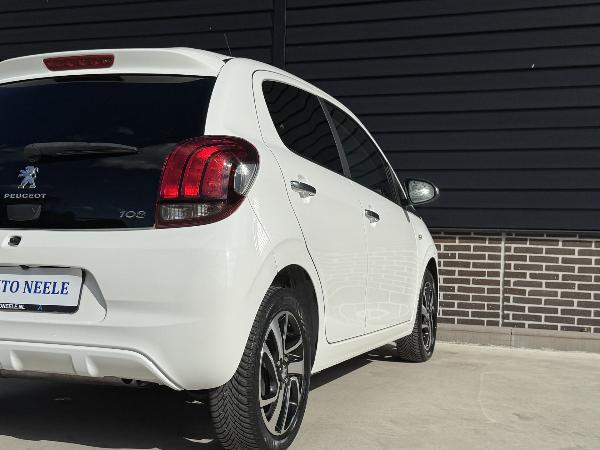 Peugeot 108 1.0 e-VTi Allure 72 pk
