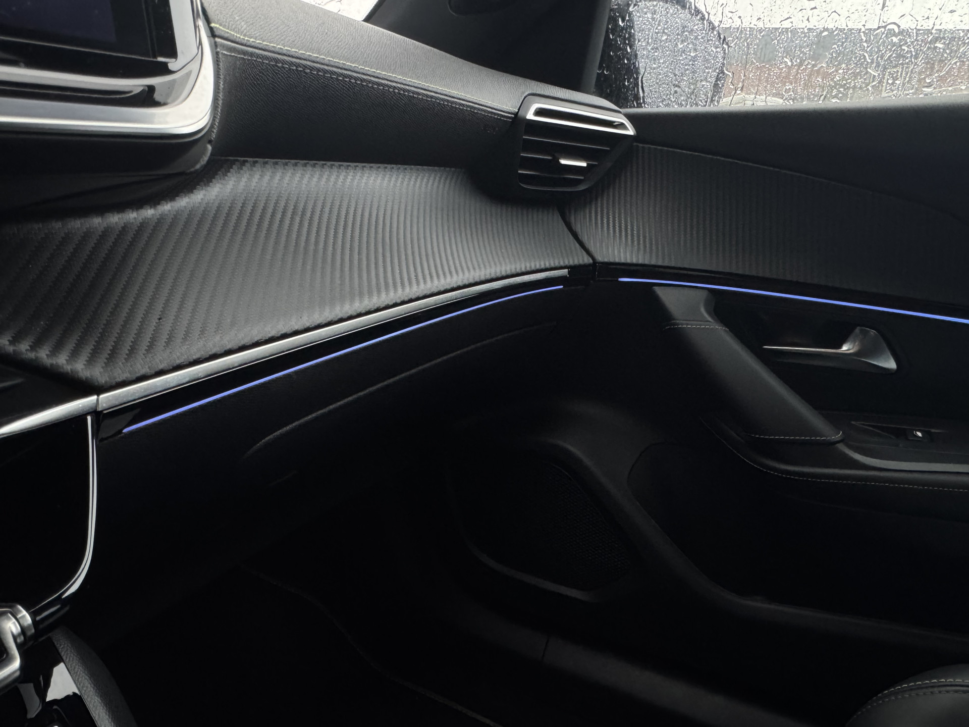 Peugeot 2008 1.2 Hybrid 145 GT