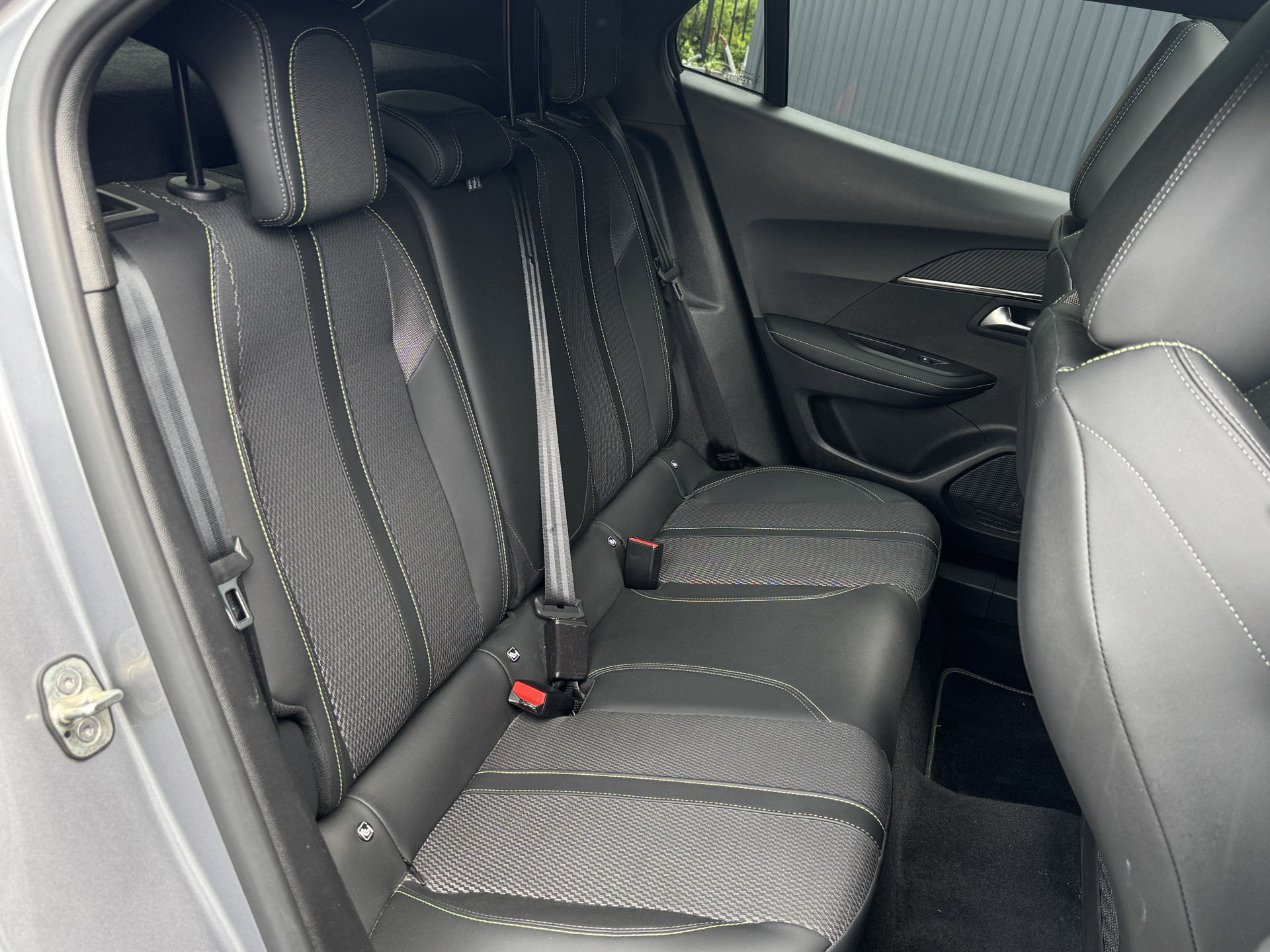 Peugeot 2008 1.2 Hybrid 145 GT