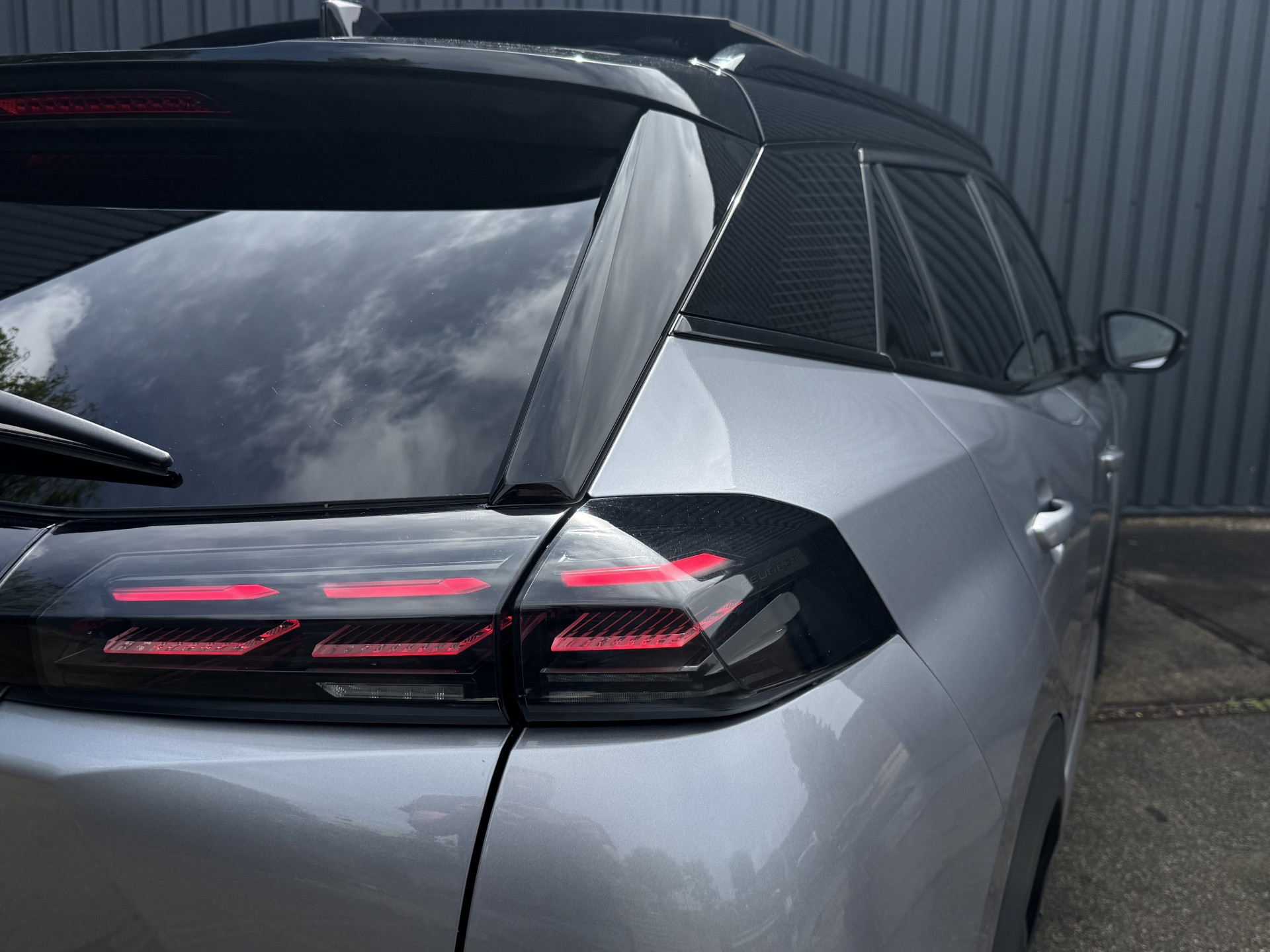 Peugeot 2008 1.2 Hybrid 145 GT