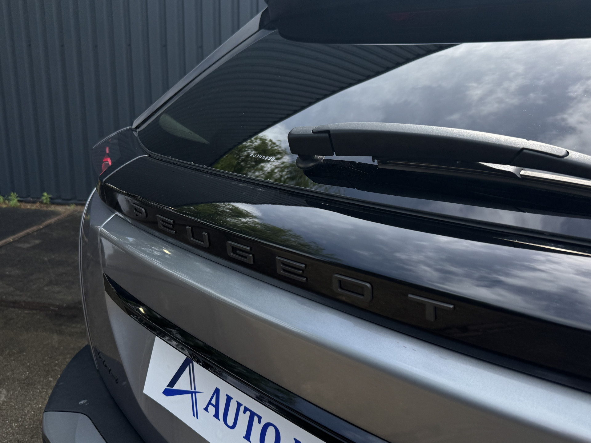 Peugeot 2008 1.2 Hybrid 145 GT