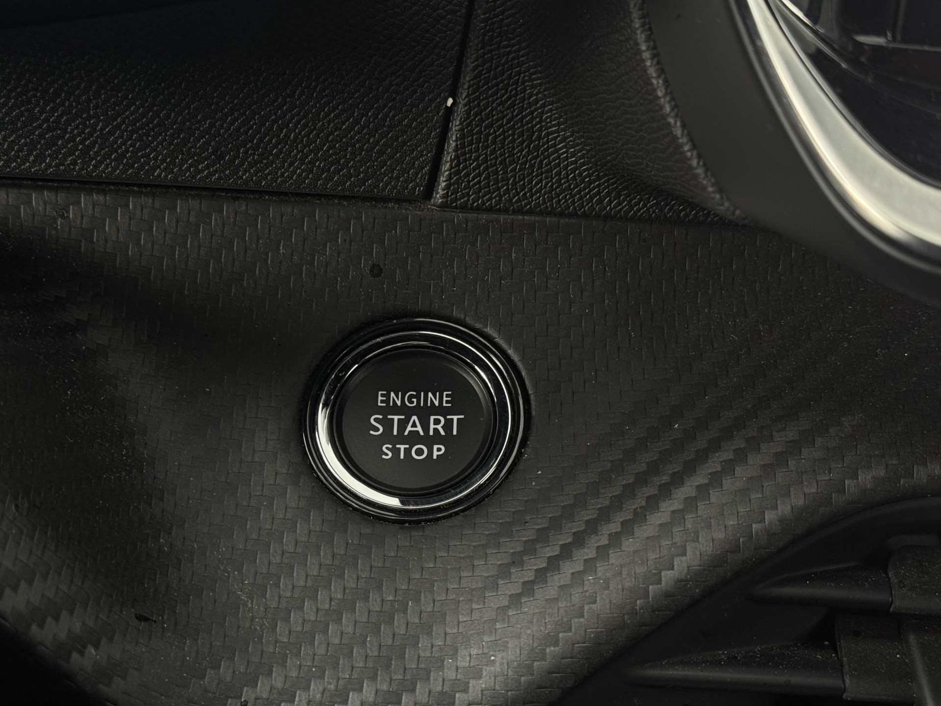 Peugeot 2008 1.2 Hybrid 145 GT
