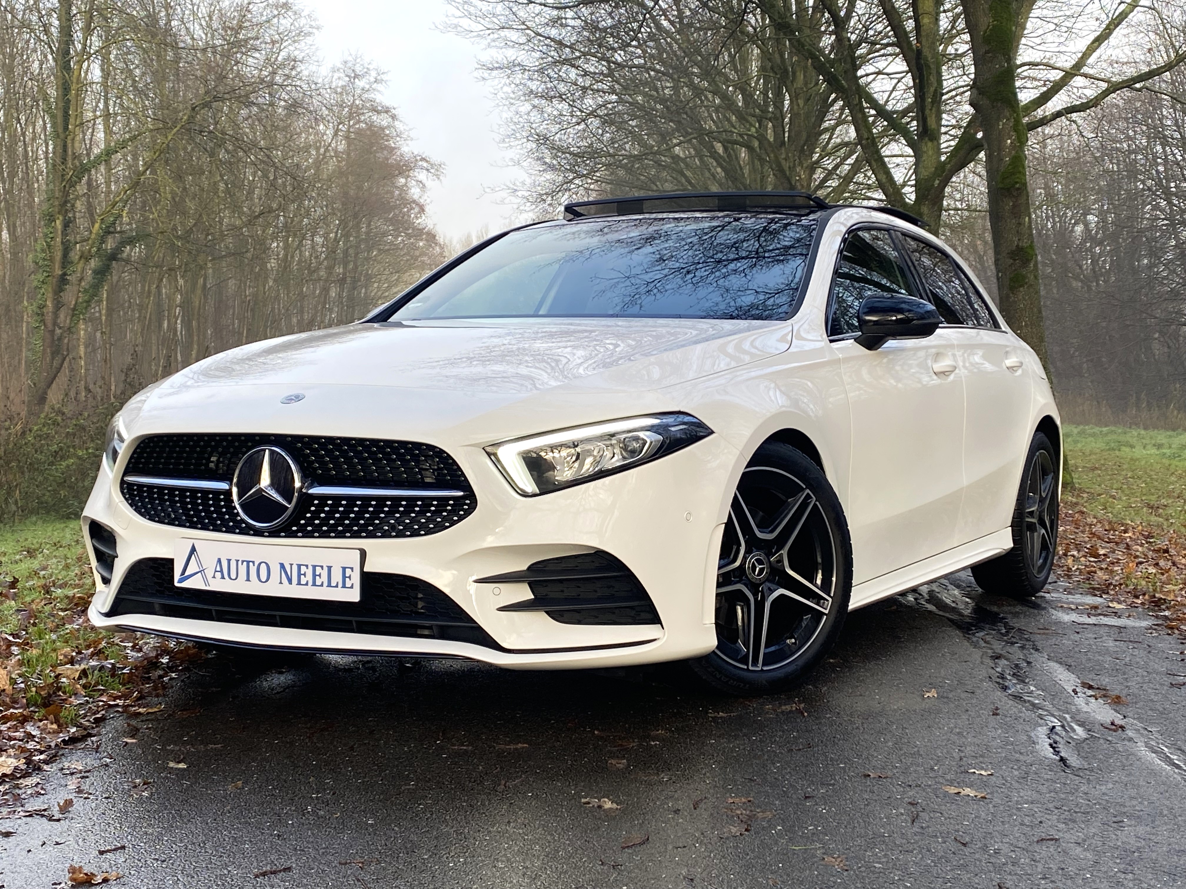 Mercedes A200 AMG Line Automaat met Ambient verlichting, Panoramadak