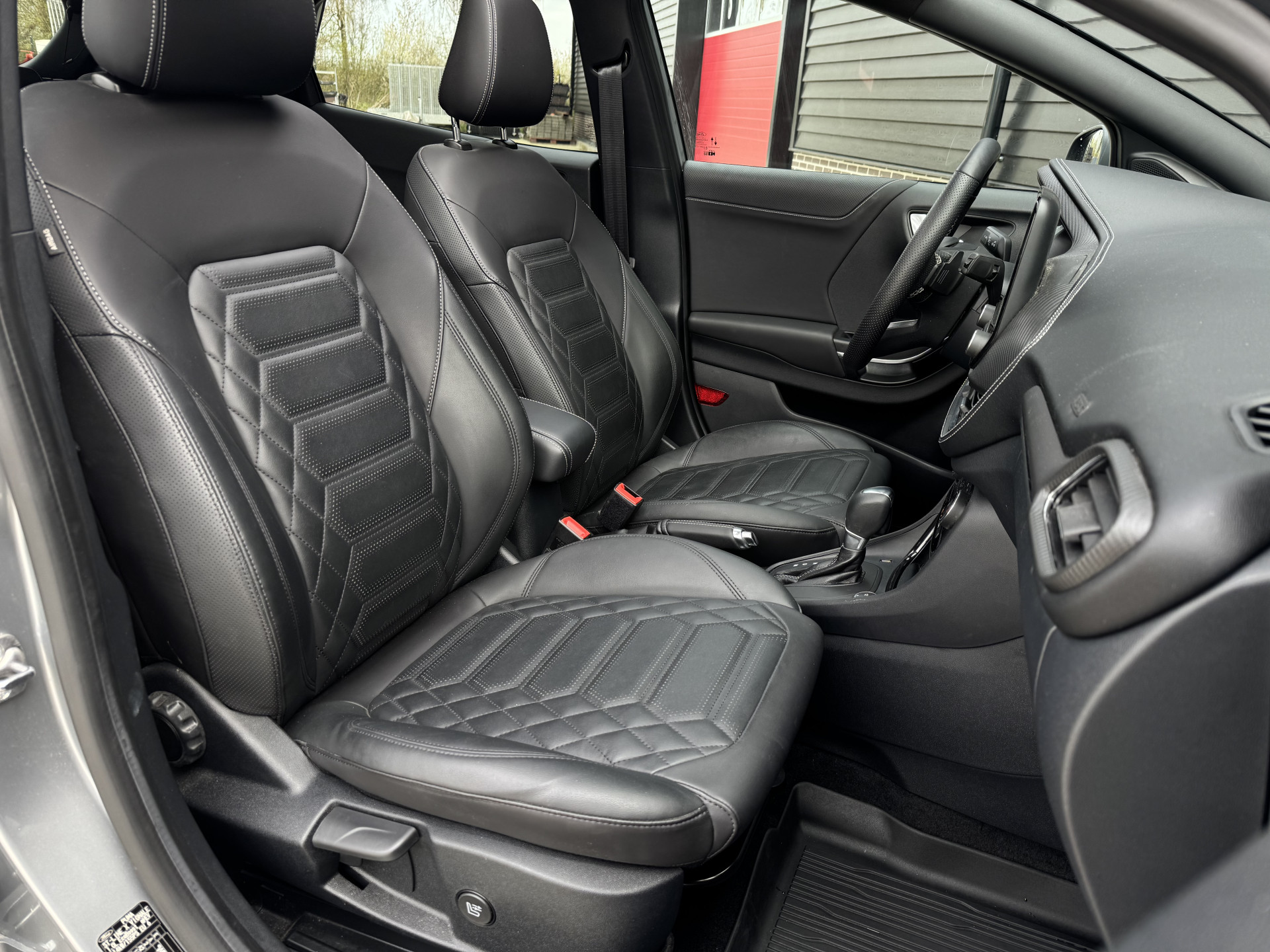 Ford Puma 1.0 EcoBoost Hybrid 155 pk ST-Line Vignale