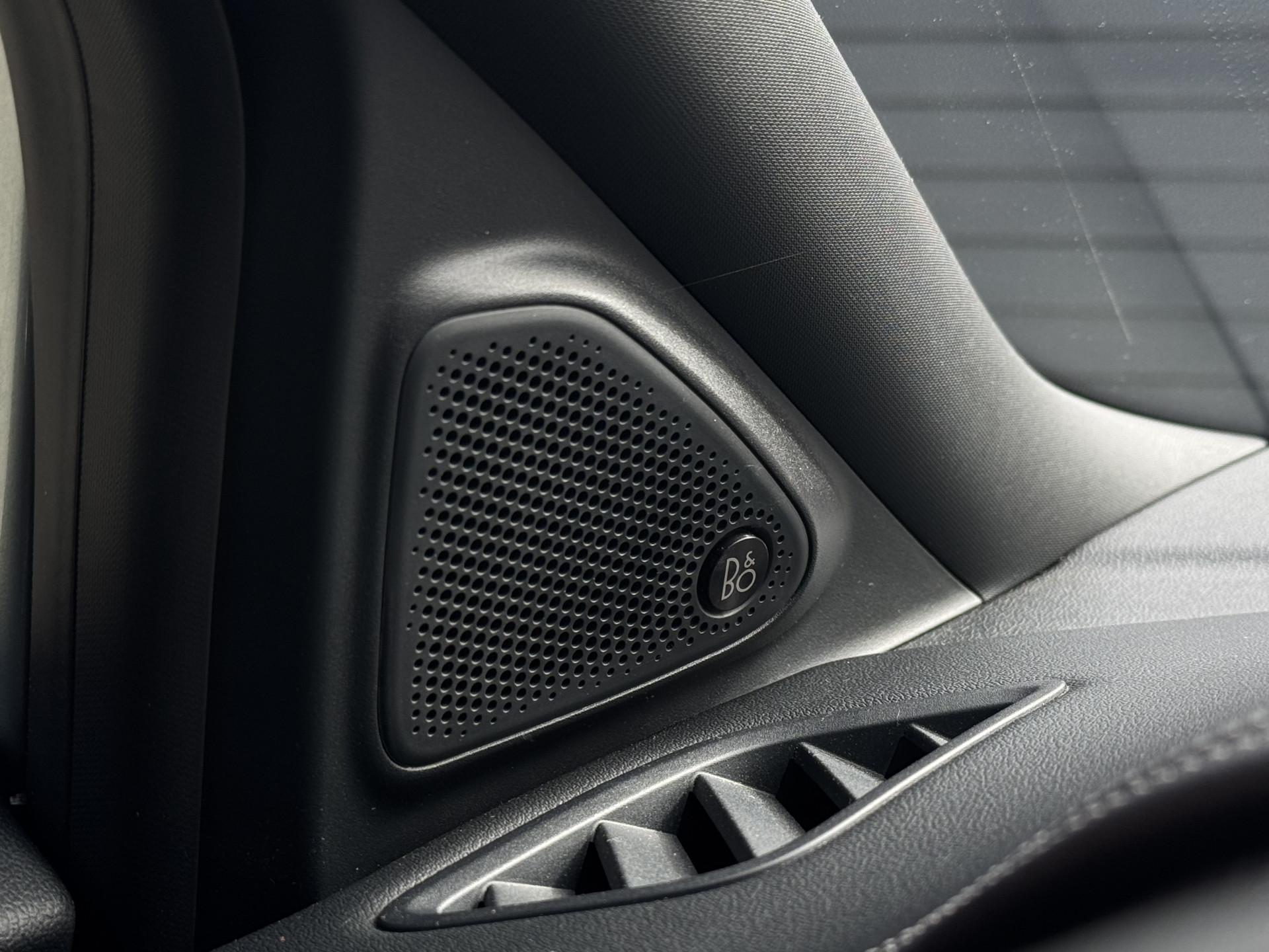 Ford Puma 1.0 EcoBoost Hybrid 155 pk ST-Line Vignale