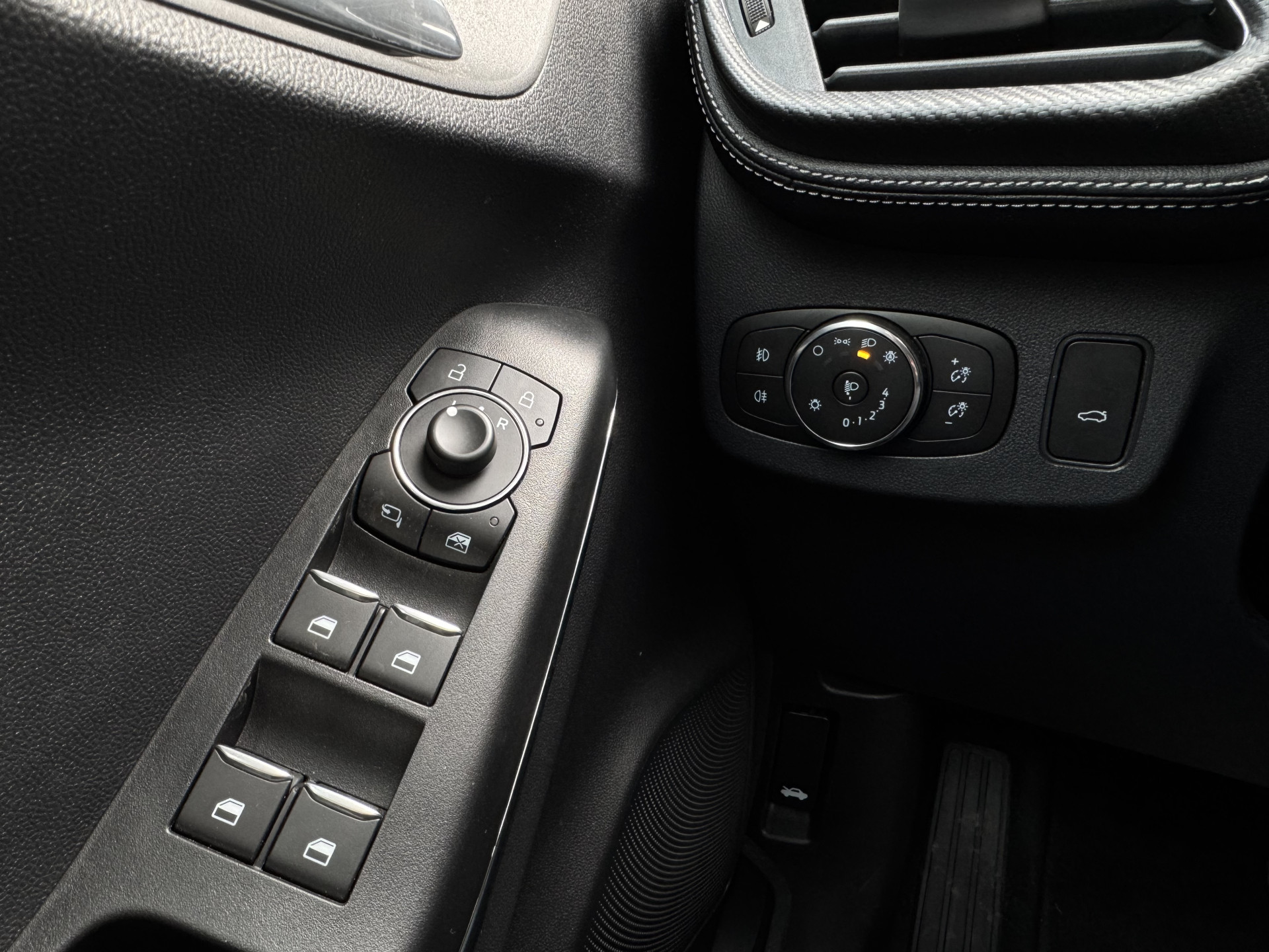 Ford Puma 1.0 EcoBoost Hybrid 155 pk ST-Line Vignale