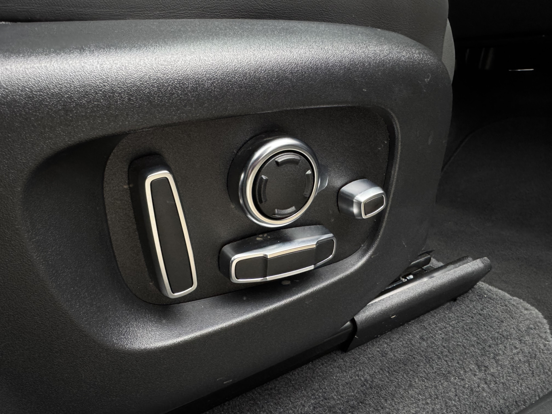 Land Rover Range Rover Velar 2.0 P400e AWD Dynamic SE PHEV