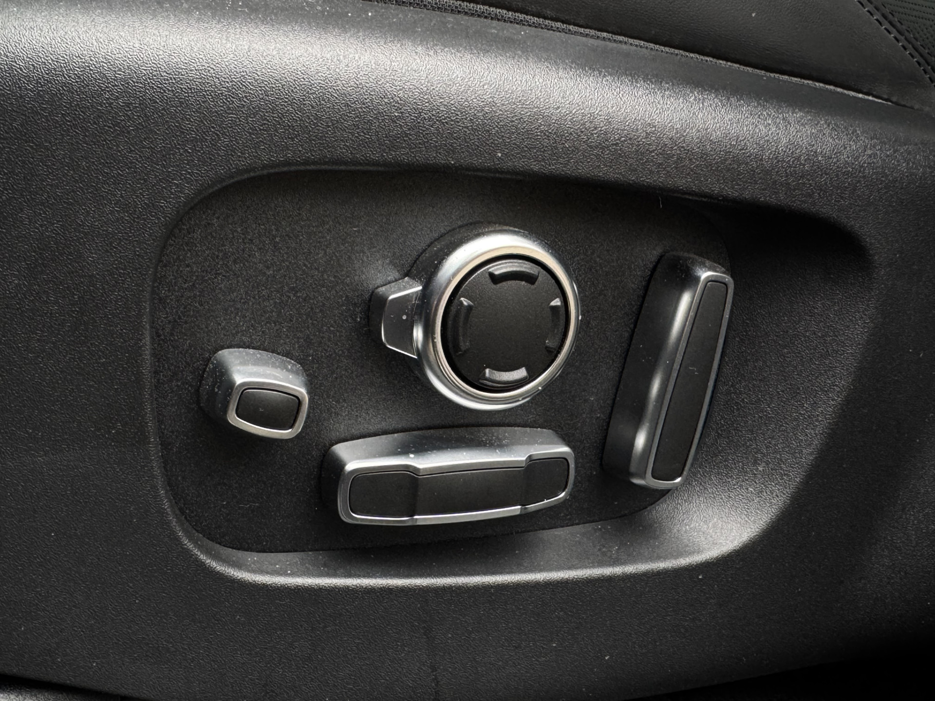 Land Rover Range Rover Velar 2.0 P400e AWD Dynamic SE PHEV