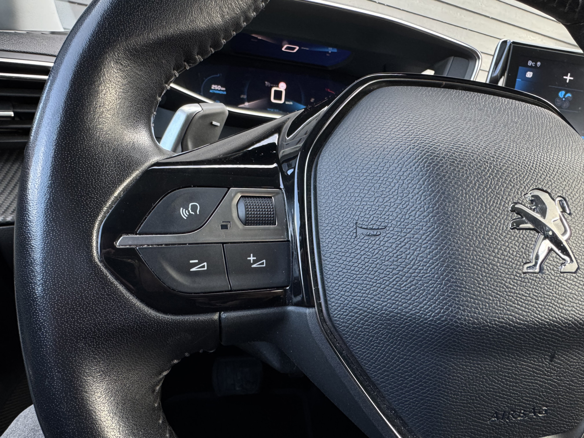 Peugeot 2008 1.2 130 pk Allure Automaat