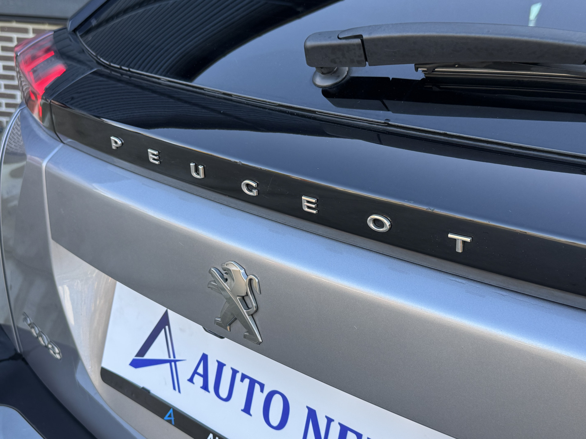 Peugeot 2008 1.2 PureTech 130 GT EAT8