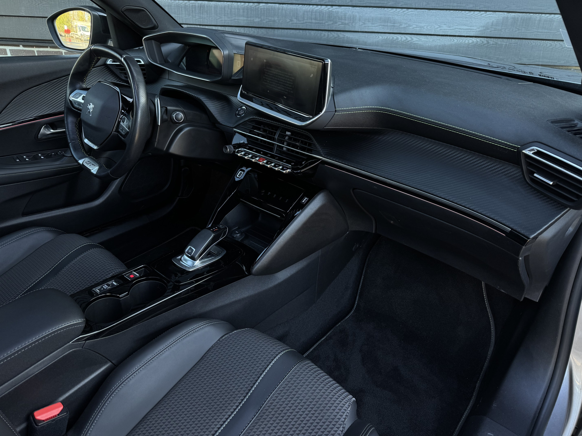 Peugeot 2008 1.2 PureTech 130 GT EAT8