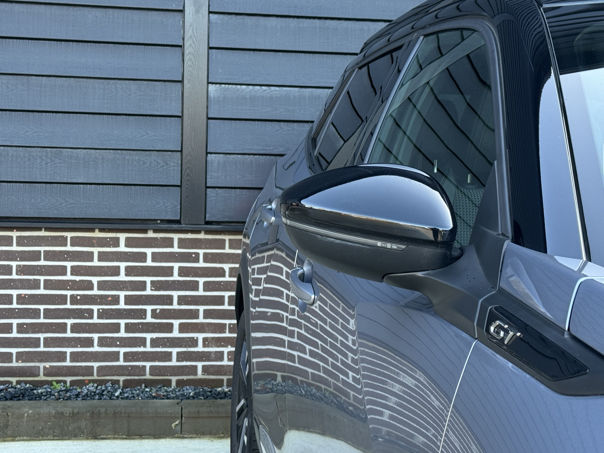 Peugeot 2008 1.2 PureTech 130 GT EAT8