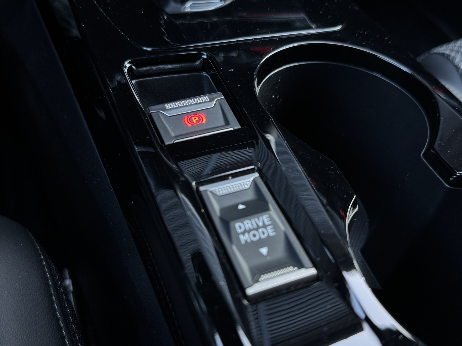 Peugeot 2008 1.2 PureTech 130 GT EAT8