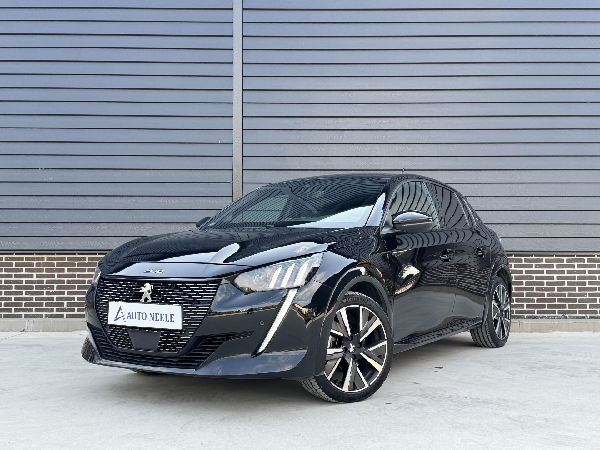 Peugeot 208 1.2 GT 130 pk
