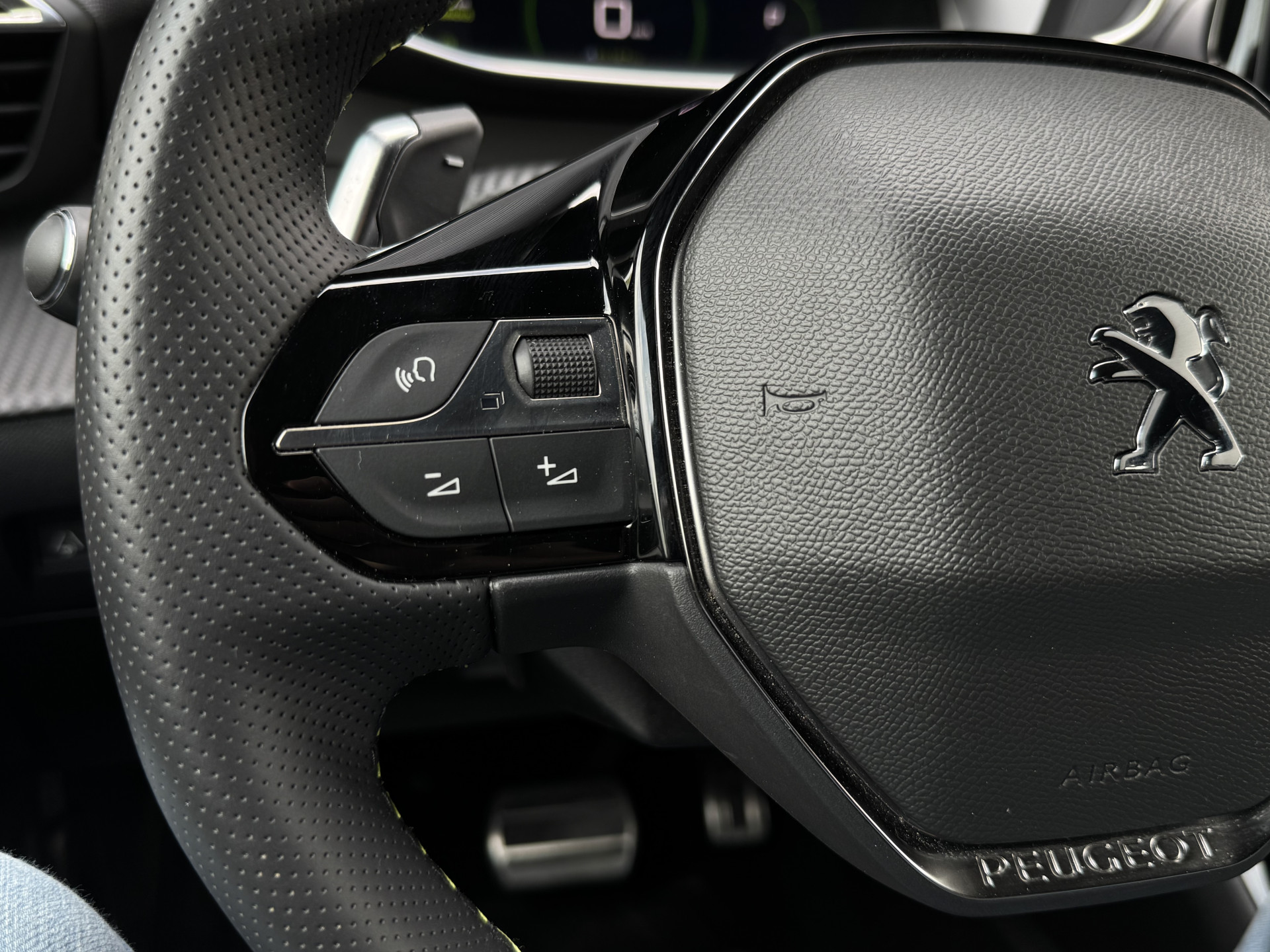 Peugeot 208 1.2 GT 130 pk