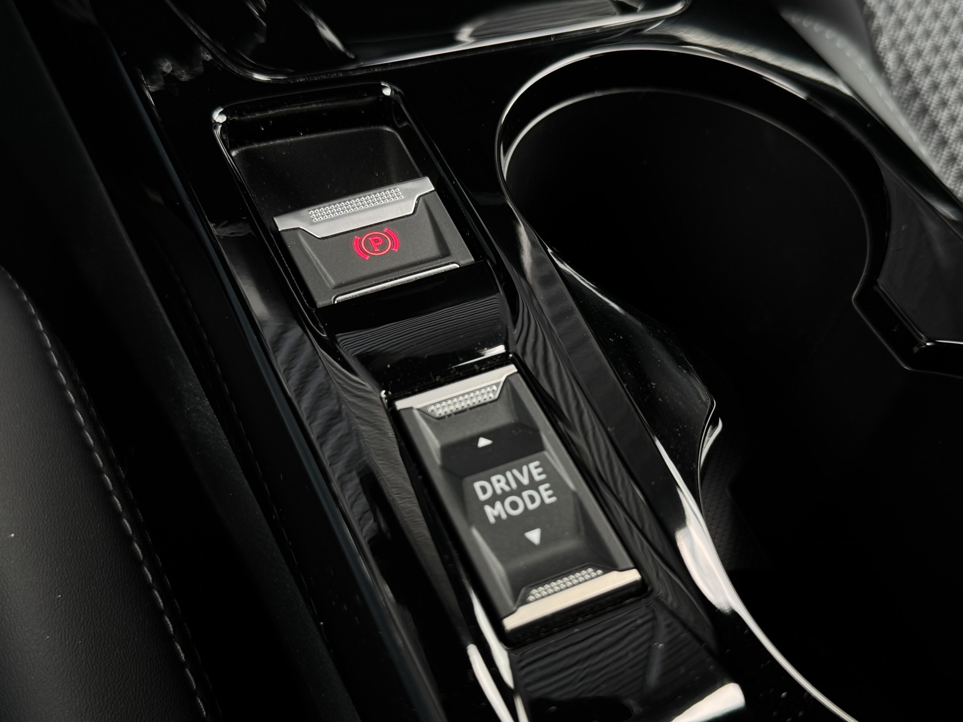 Peugeot 208 1.2 GT 130 pk