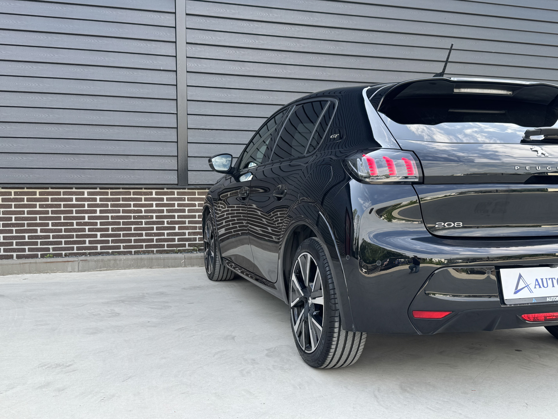 Peugeot 208 1.2 GT 130 pk