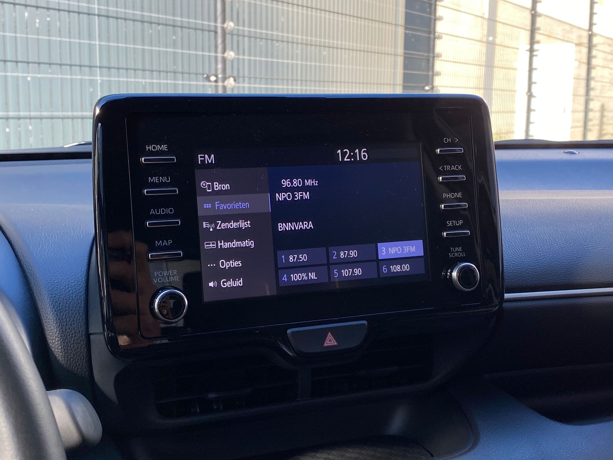 Toyota Yaris 1.5 VVT-I 125 pk Dynamic met LED, Camera en Carplay