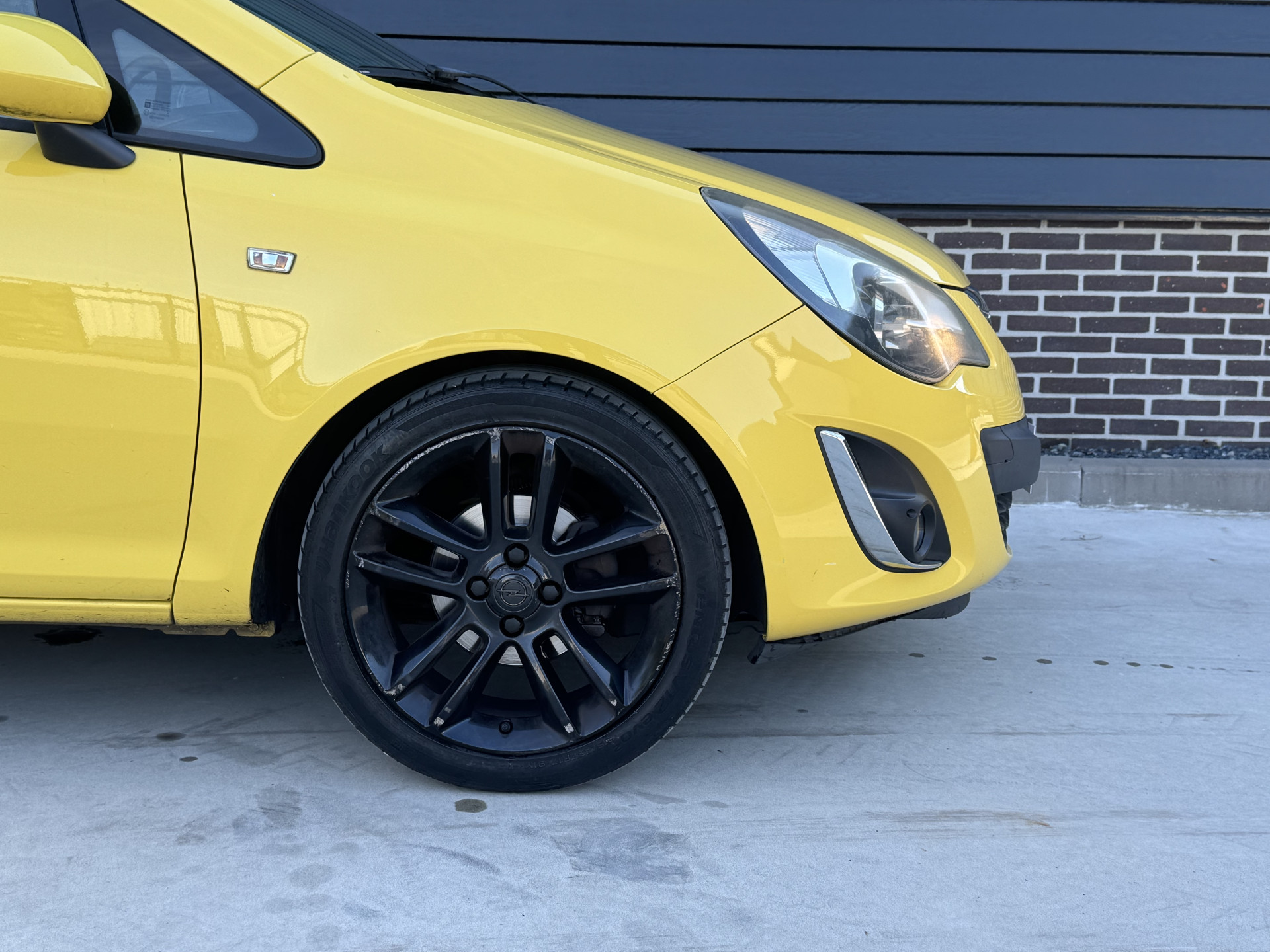 Opel Corsa 1.4-16V Special Color Edition