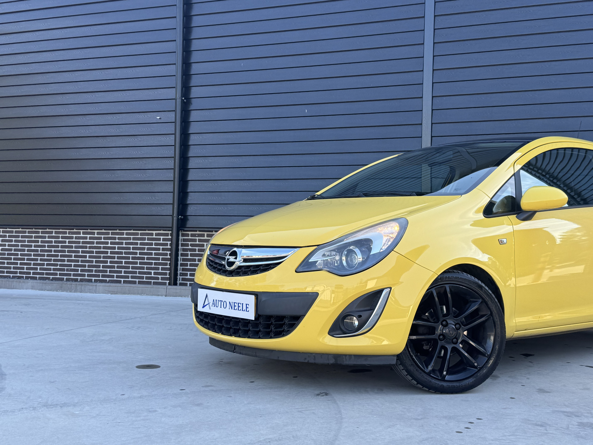 Opel Corsa 1.4-16V Special Color Edition