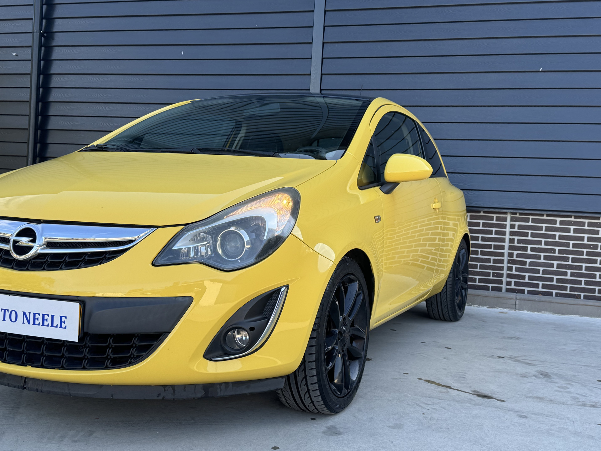 Opel Corsa 1.4-16V Special Color Edition