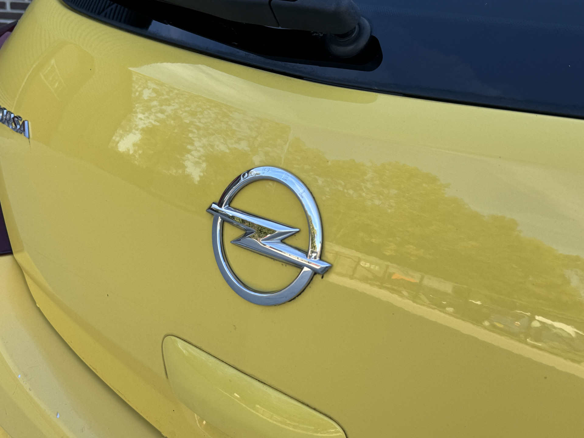 Opel Corsa 1.4-16V Special Color Edition