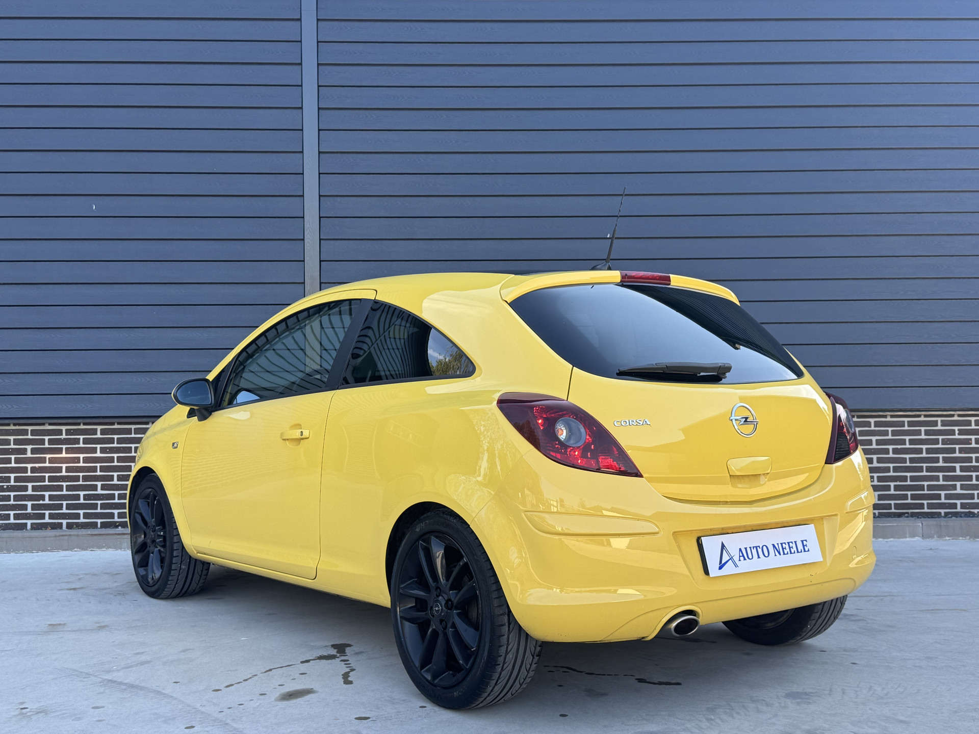 Opel Corsa 1.4-16V Special Color Edition