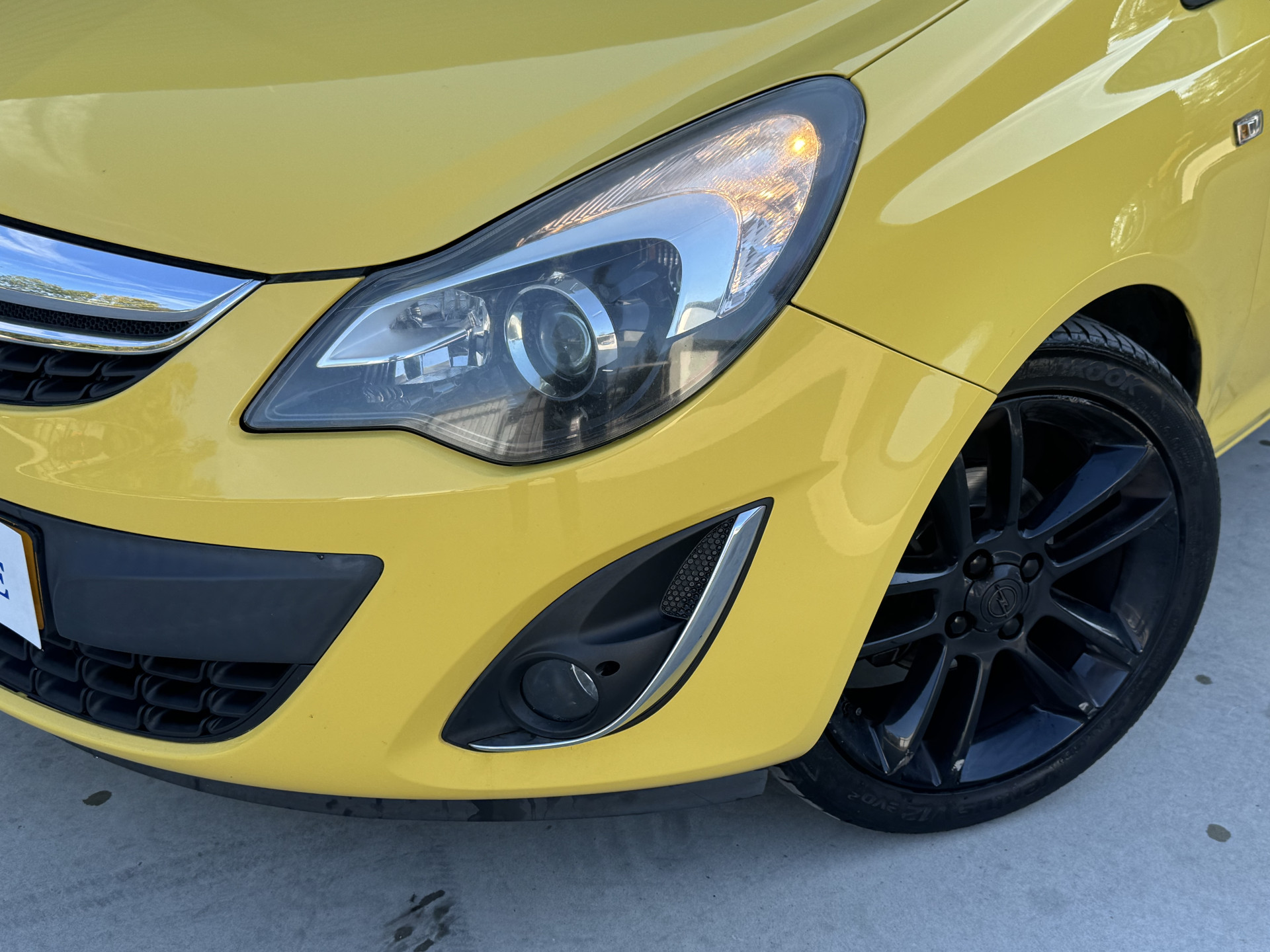 Opel Corsa 1.4-16V Special Color Edition