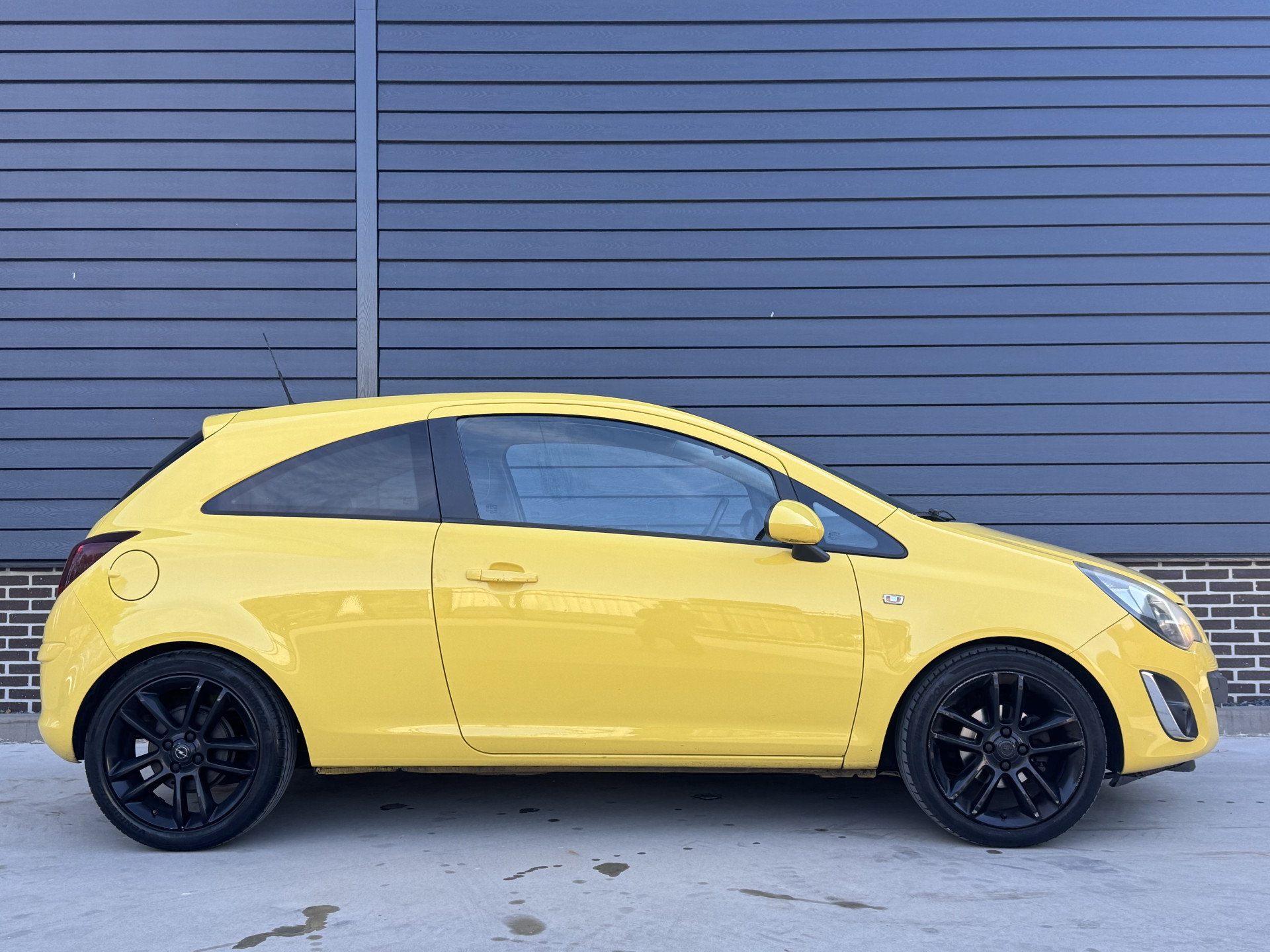 Opel Corsa 1.4-16V Special Color Edition