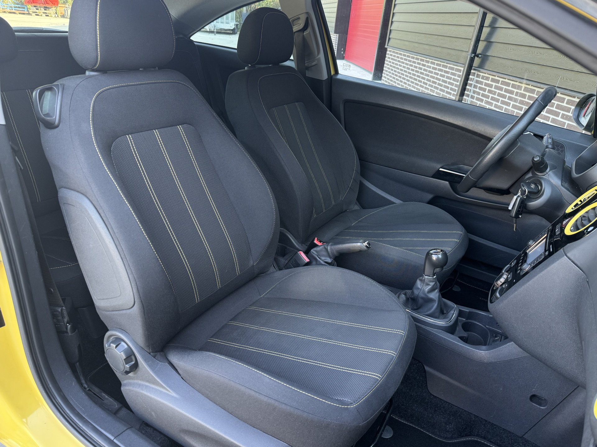 Opel Corsa 1.4-16V Special Color Edition