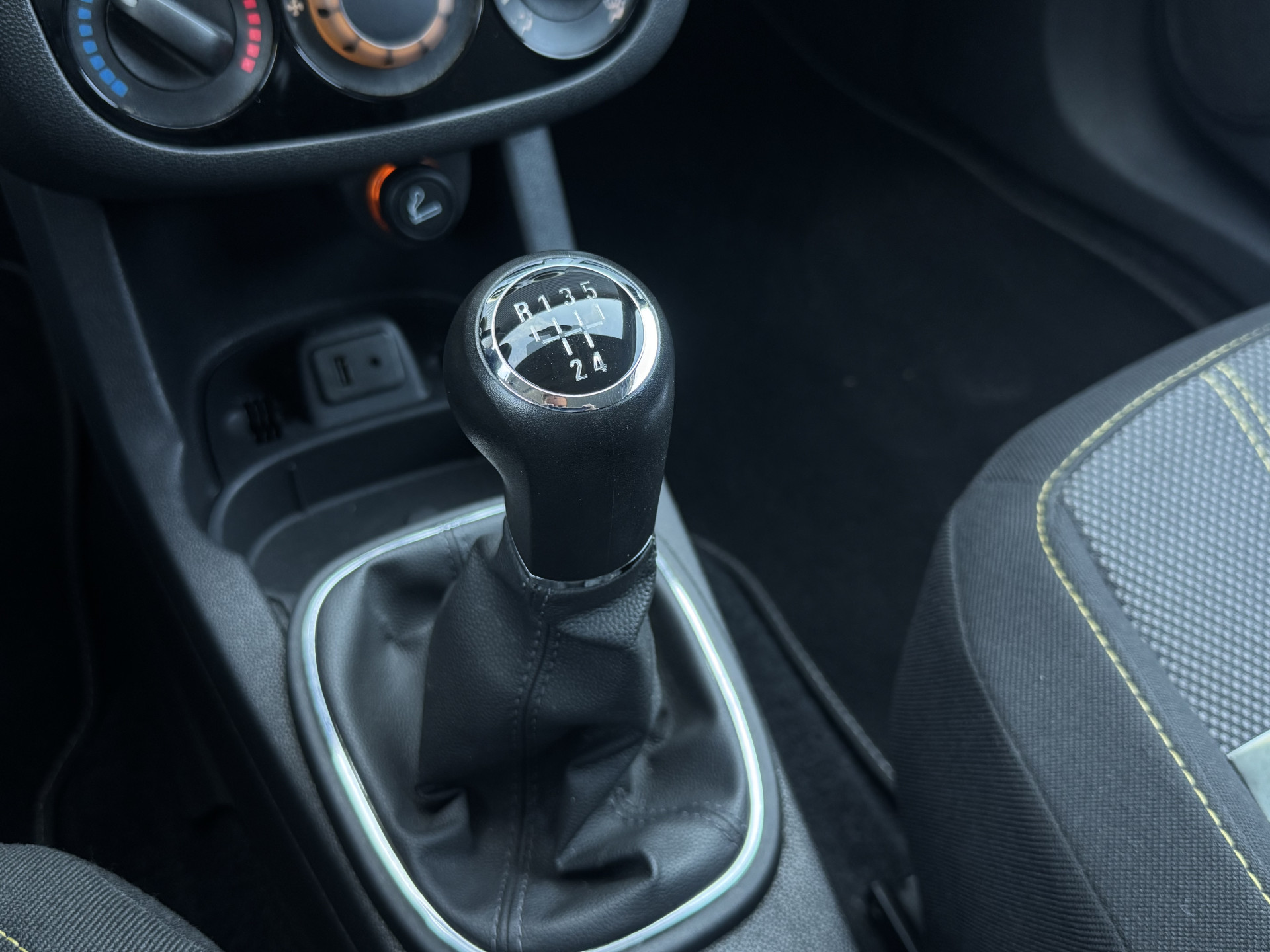 Opel Corsa 1.4-16V Special Color Edition