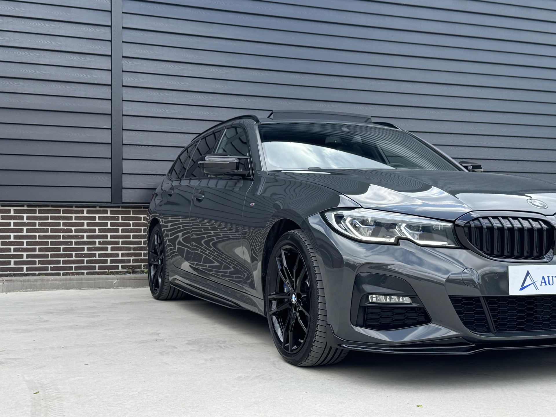 BMW 3 Serie Touring 330e M Sport 292 pk