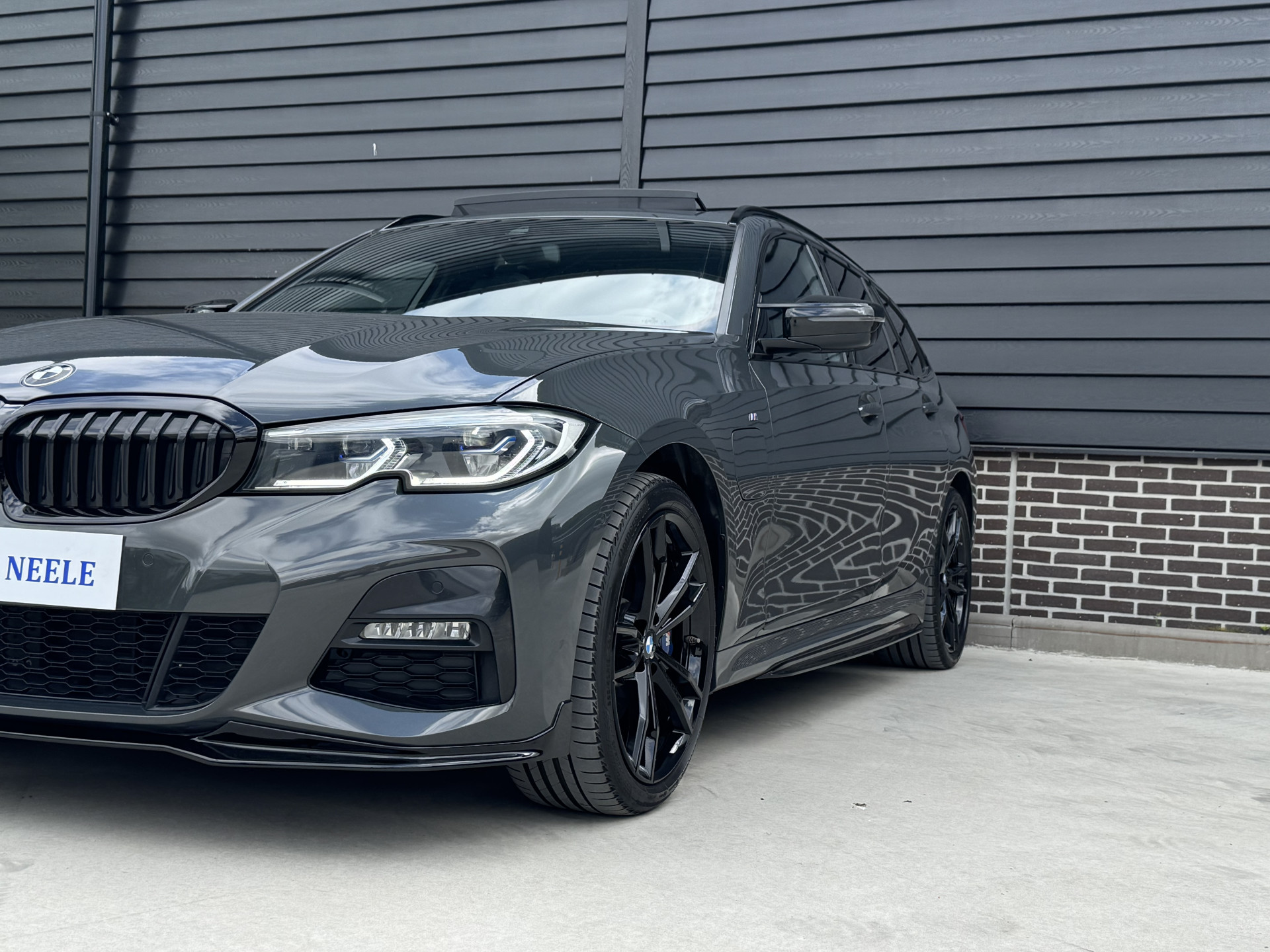 BMW 3 Serie Touring 330e M Sport 292 pk