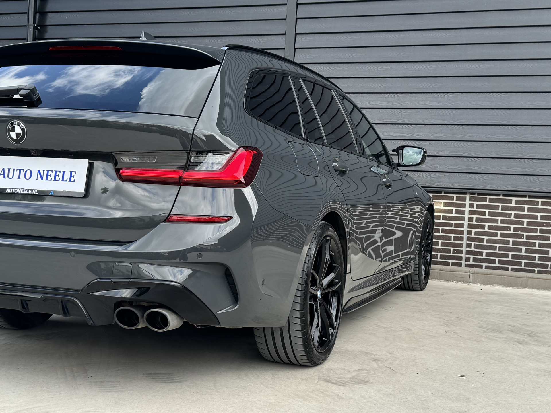 BMW 3 Serie Touring 330e M Sport 292 pk