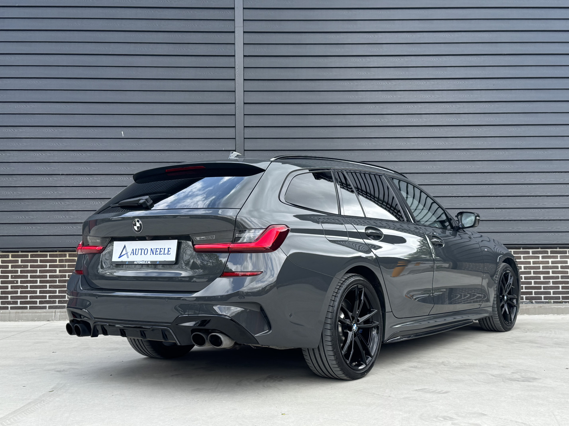 BMW 3 Serie Touring 330e M Sport 292 pk