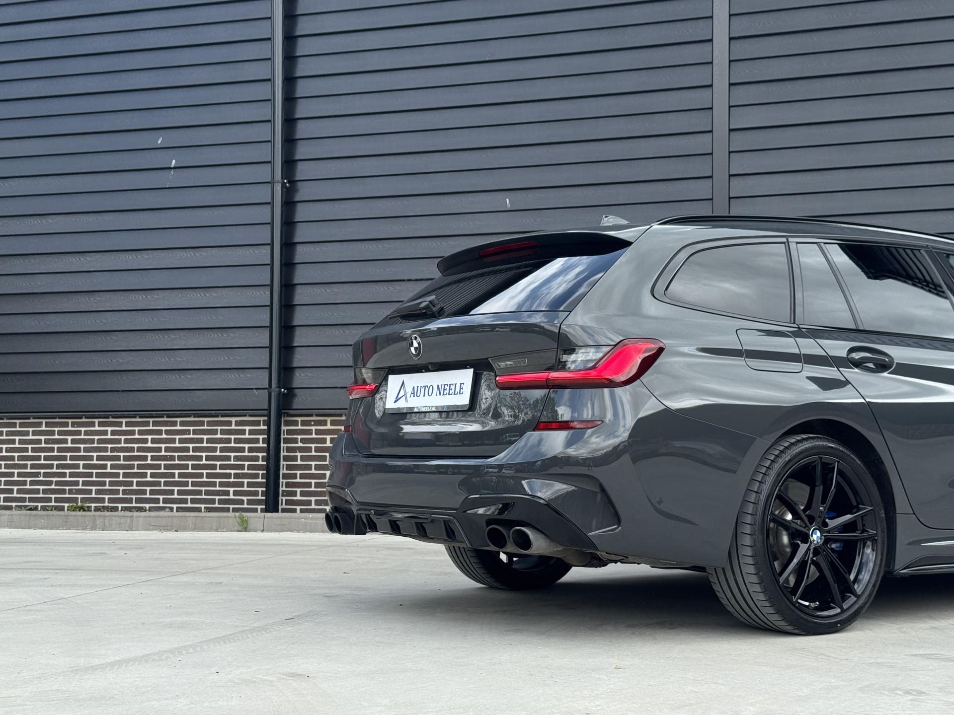BMW 3 Serie Touring 330e M Sport 292 pk