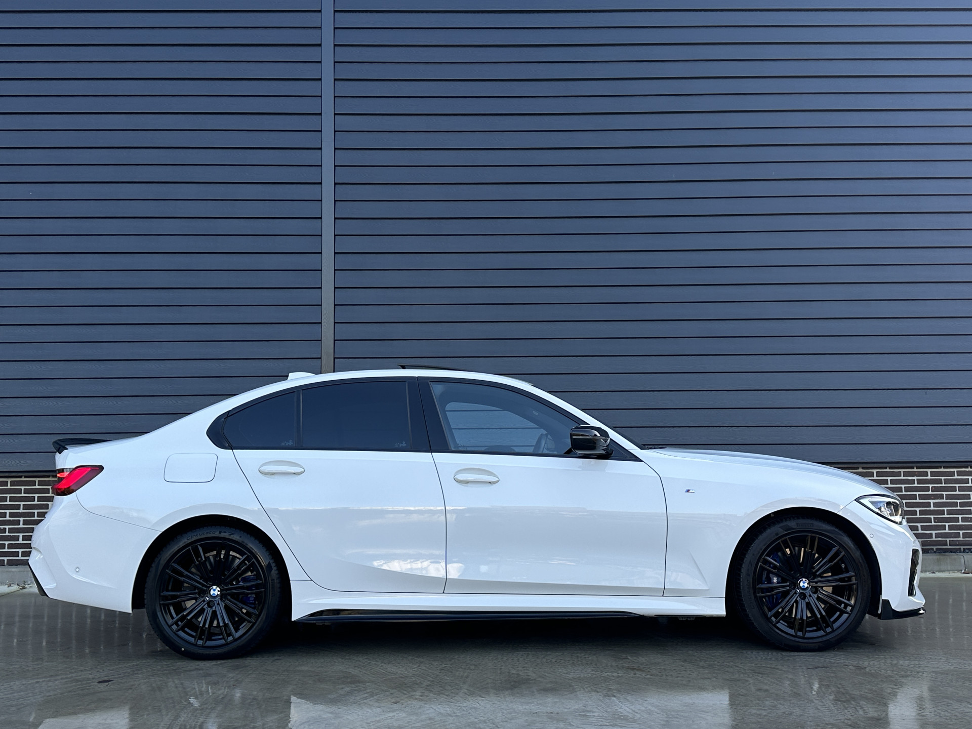 BMW 3-serie 330e M Sport High Executive,