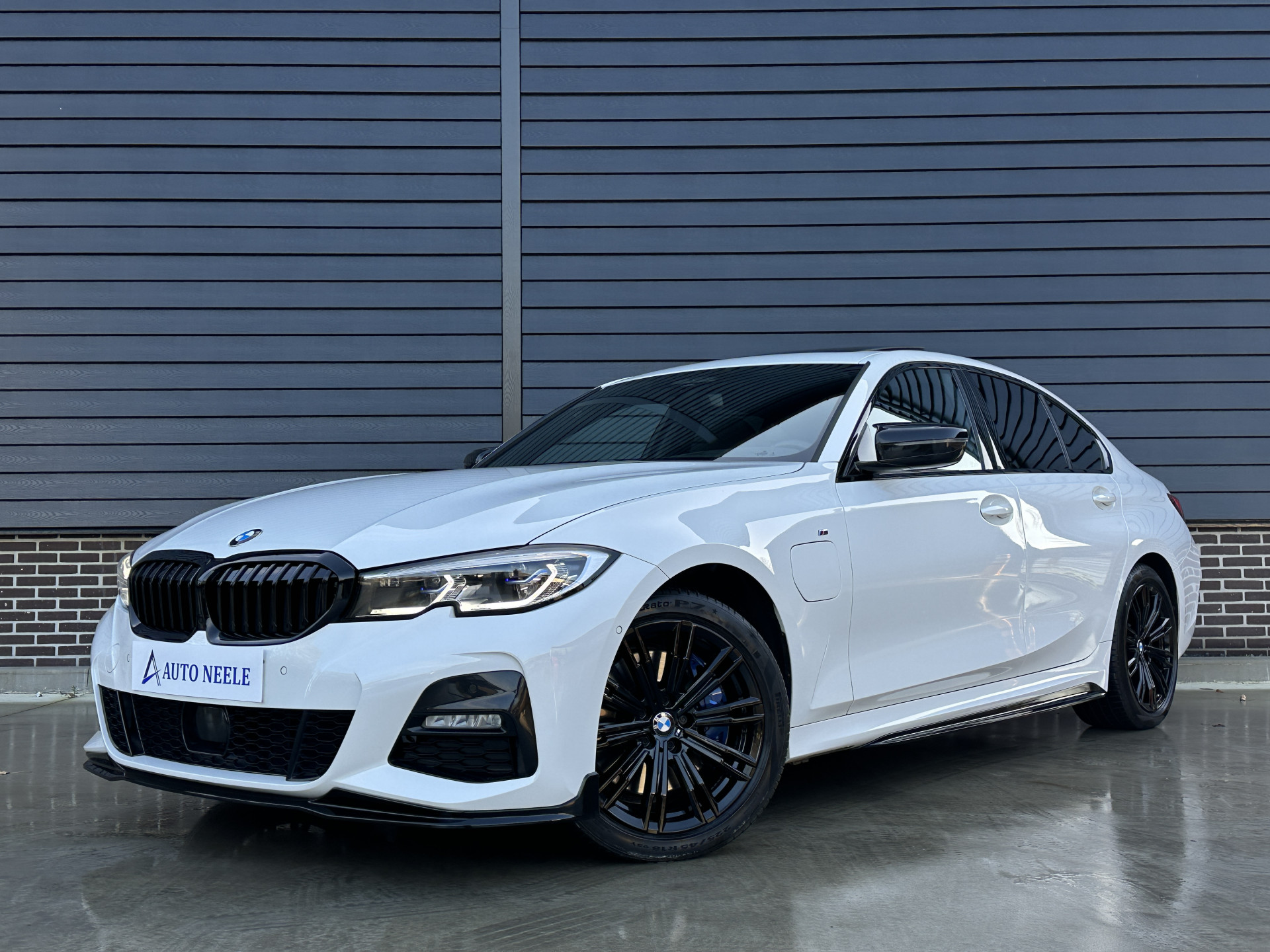 BMW 3-serie 330e M Sport High Executive,