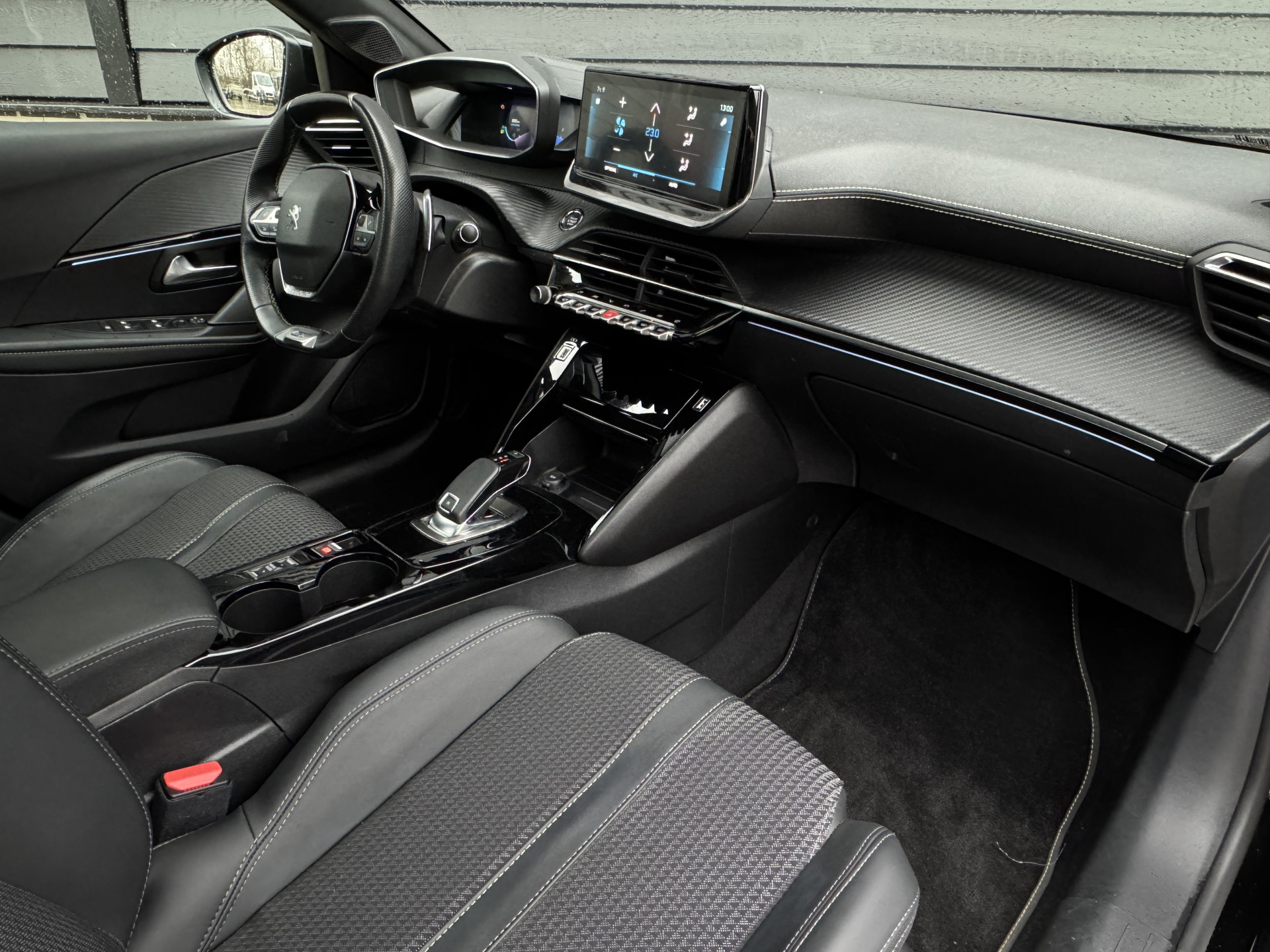 Peugeot 208 GT 1.2 EAT8