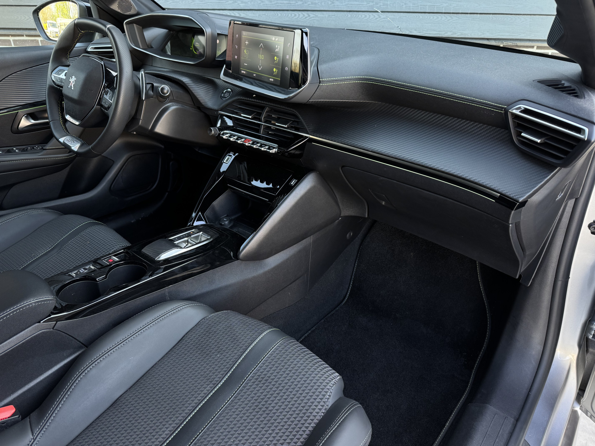 Peugeot 208 1.2 Puretech 130 pk GT Automaat