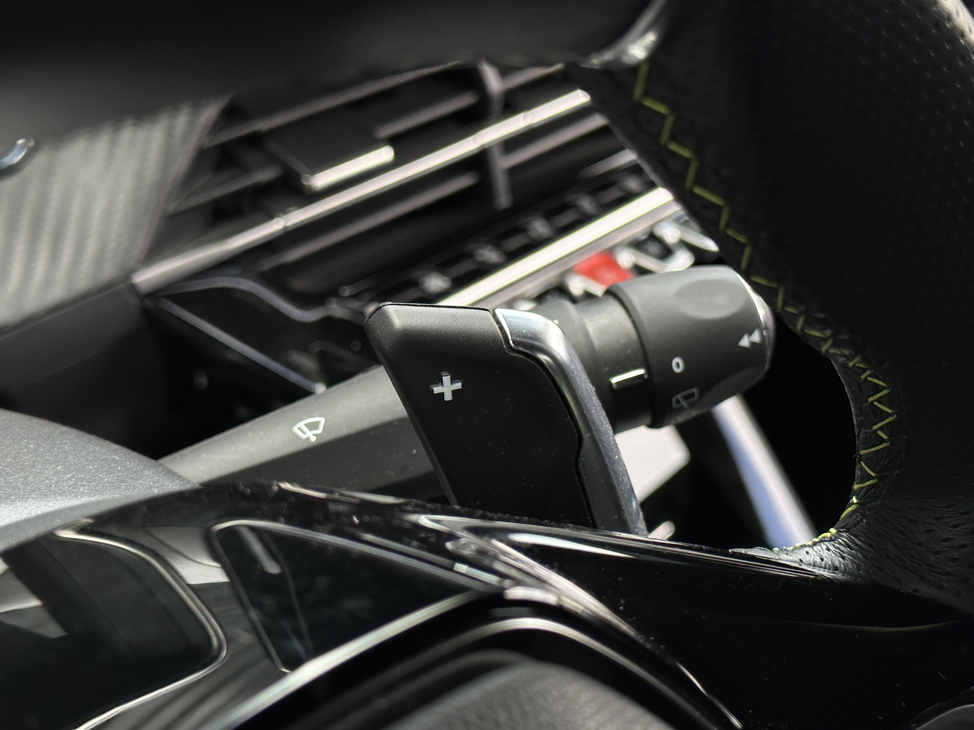 Peugeot 208 1.2 PureTech 130 pk GT Automaat