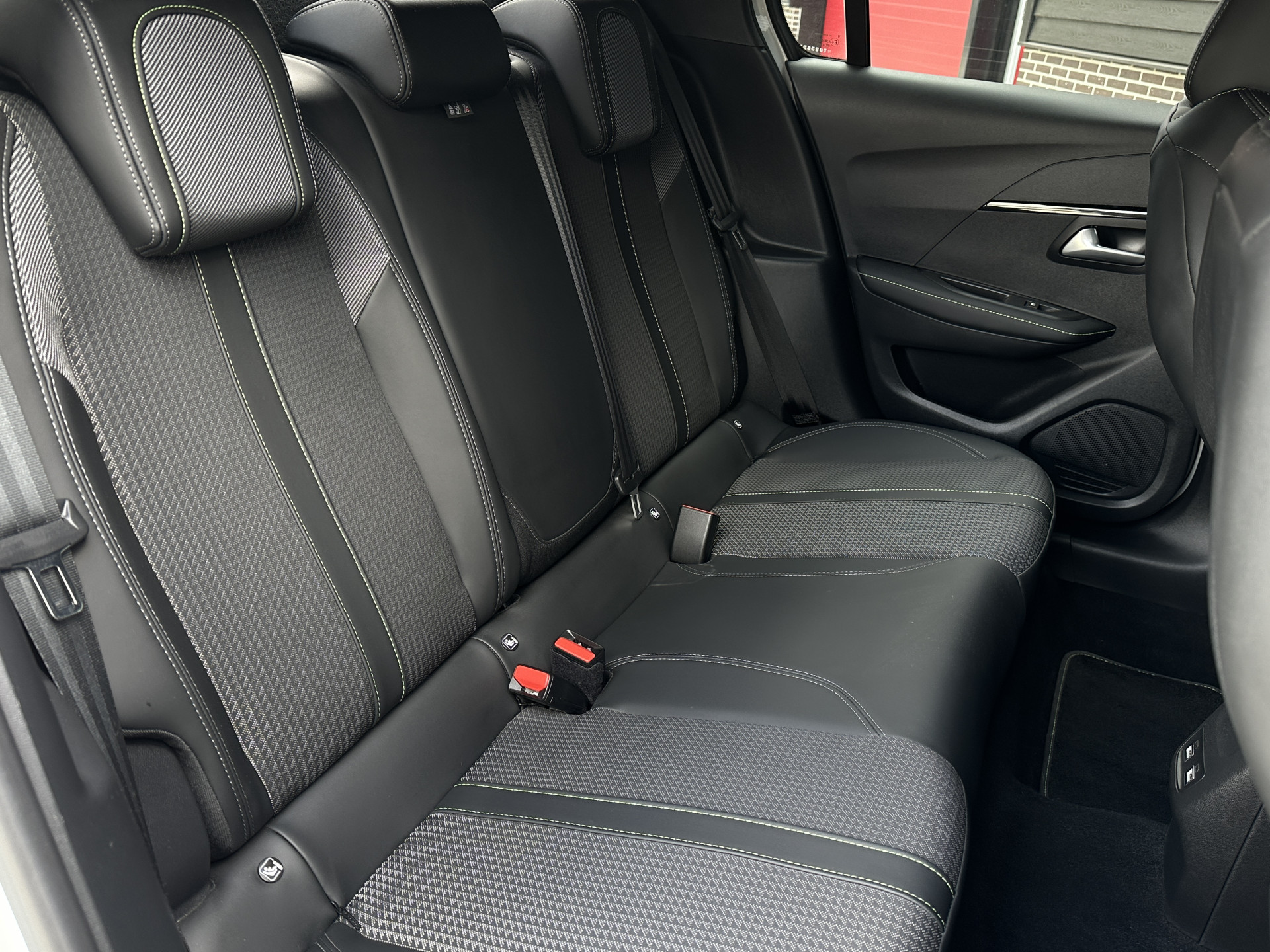 Peugeot 208 1.2 PureTech 130 pk GT Automaat
