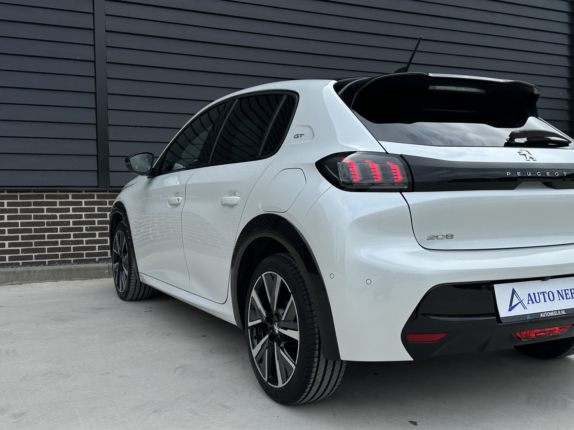 Peugeot 208 1.2 PureTech 130 pk GT Automaat