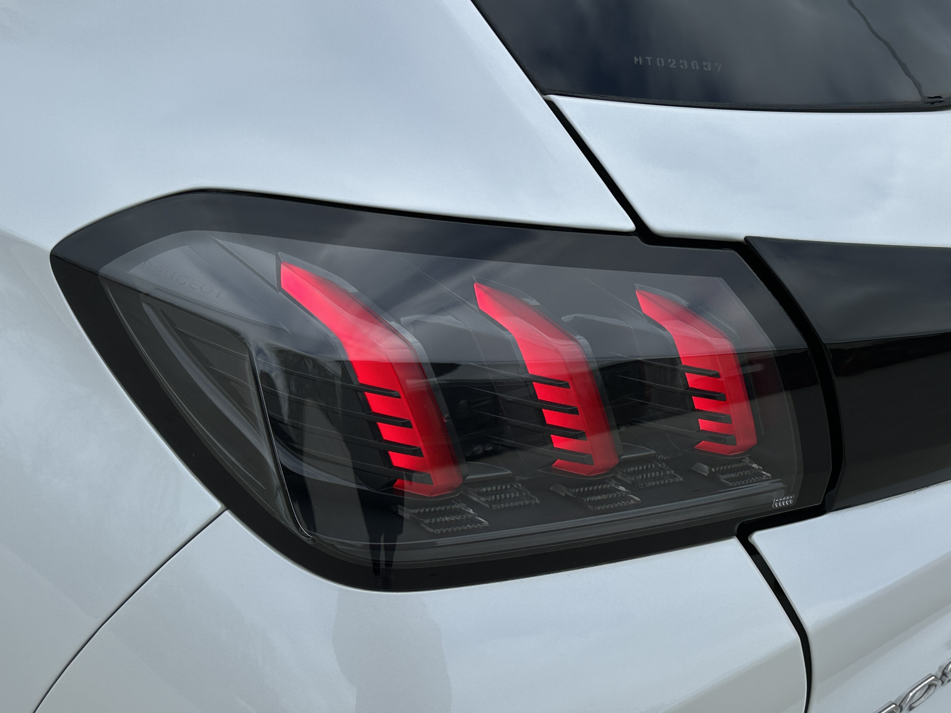 Peugeot 208 1.2 PureTech 130 pk GT Automaat