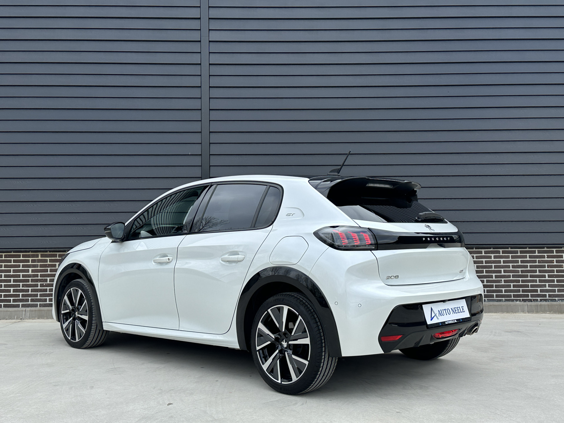 Peugeot 208 1.2 PureTech 130 pk GT Automaat