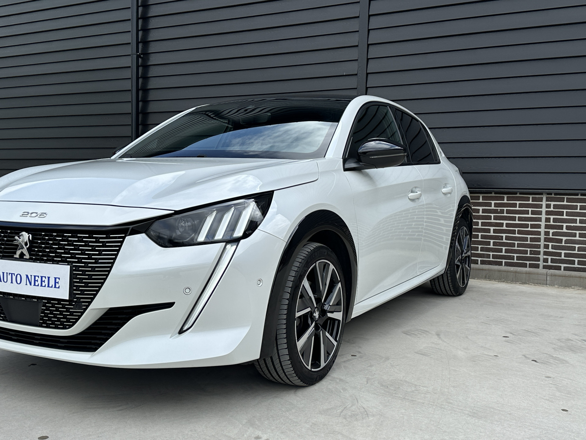 Peugeot 208 1.2 PureTech 130 pk GT Automaat